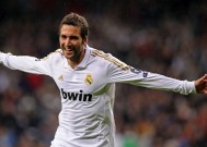 -莱万多夫斯基在勇士比赛中比分优势明显，比分优势明显引发热议！