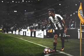 这场比赛太燃爆！老将KeatonSutherland强势回归NFL常规赛北京时间今晚，粉丝泪目！_