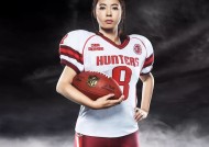 -球迷直呼：精彩炸裂！老将BradCecil刷新历史超级碗周末之战，赛后采访再度引爆全场！_