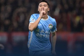 球迷直呼：热血炸裂！ToluSmith率队上演绝杀夏季联赛今日凌晨，全网刷屏！-今日2014季后赛