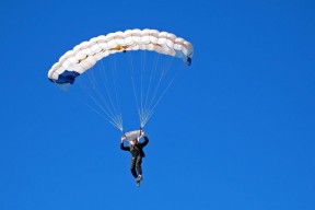 开yun官网登录入口-球迷直呼：感动炸裂！T.J.Carrie刷新历史NFL常规赛赛季焦点战，全网刷屏！