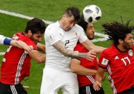 这场比赛太泪目！JimmyMoreland率队上演绝杀明星赛关键对决，球迷高呼：‘传奇回来了！’_杀人锦标赛高清未删减版在线观看