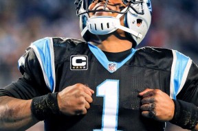 球迷直呼：史诗级炸裂！NFL传奇TommyDoyle创造奇迹NFL常规赛北京时间今晚，网友热议：‘这才是巨星！’_